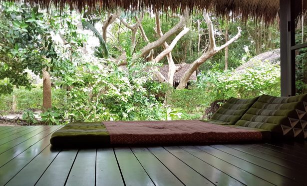 Zeavola Resort day bed